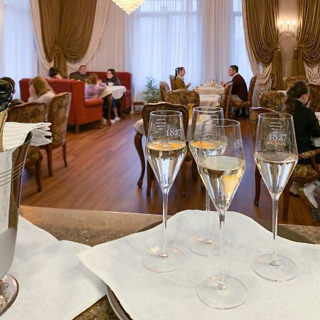 Gregory Boutique Hotel Кишинев Екстериор снимка Restaurant