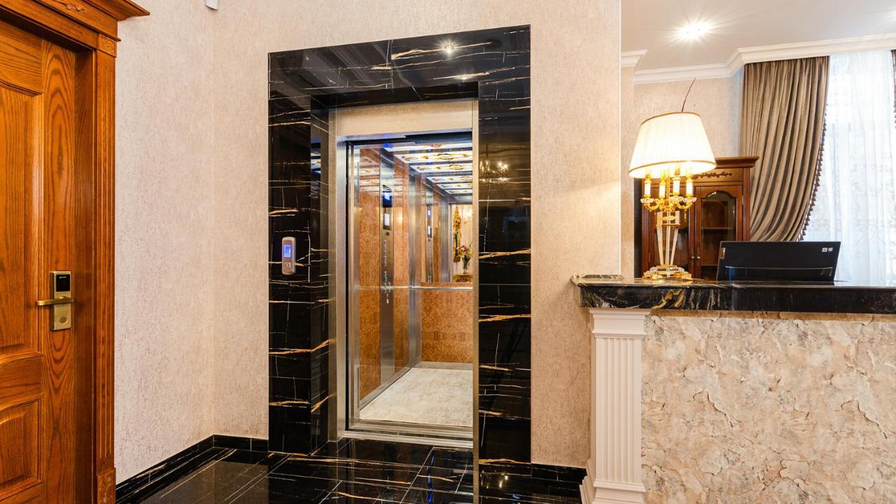 Gregory Boutique Hotel Кишинев Екстериор снимка A residential elevator
