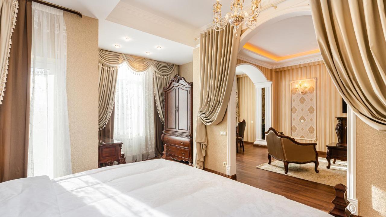 Gregory Boutique Hotel Кишинев Екстериор снимка A bedroom at the hotel