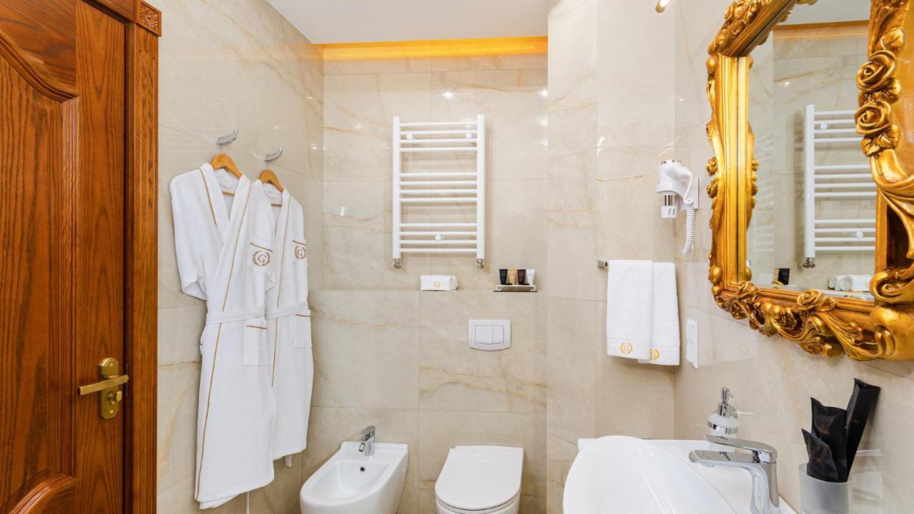 Gregory Boutique Hotel Кишинев Екстериор снимка Bathroom